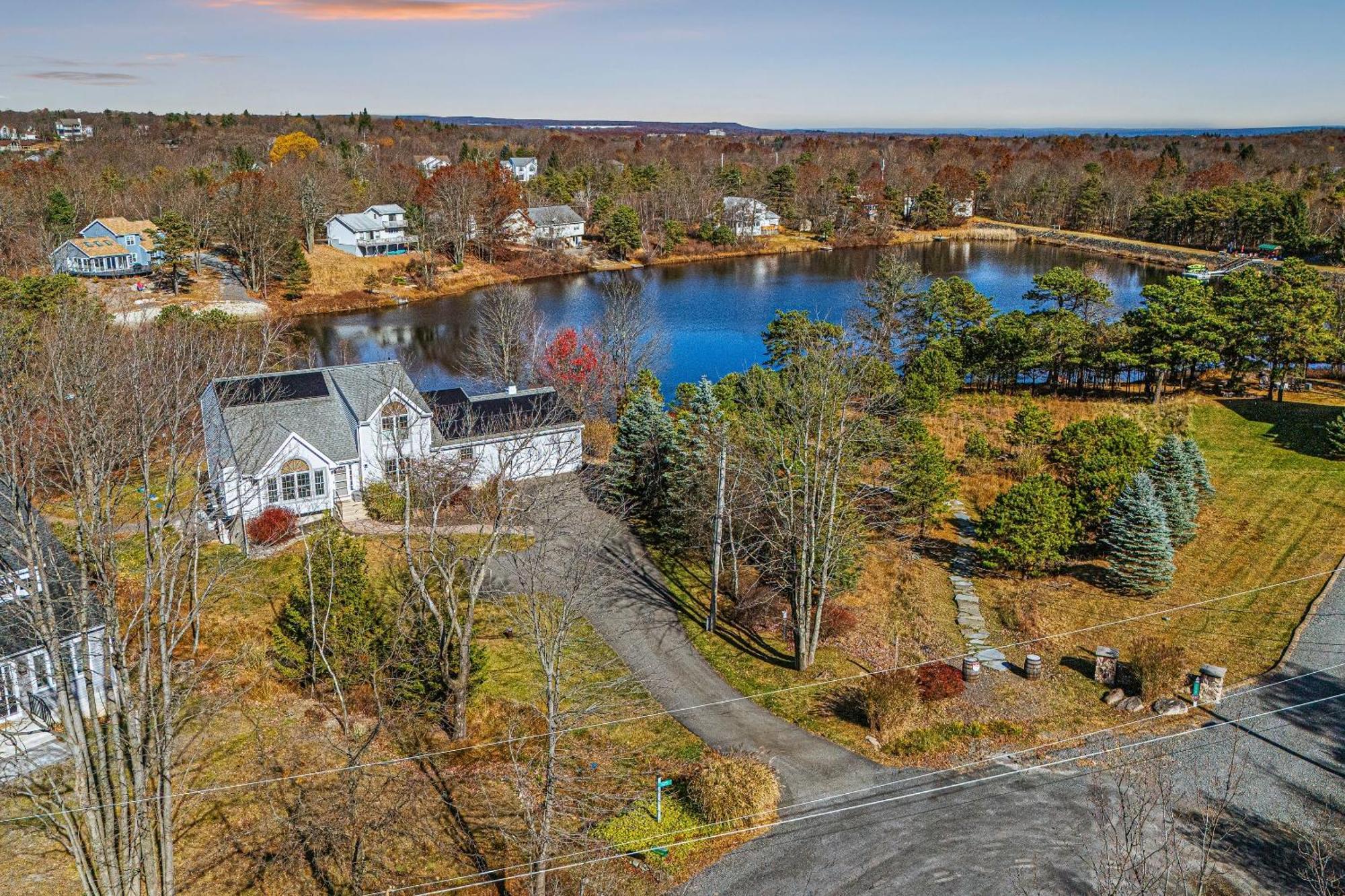 Lakers Pointe By Avantstay Lakefront Private Peninsula Hot Tub Game Long Pond
