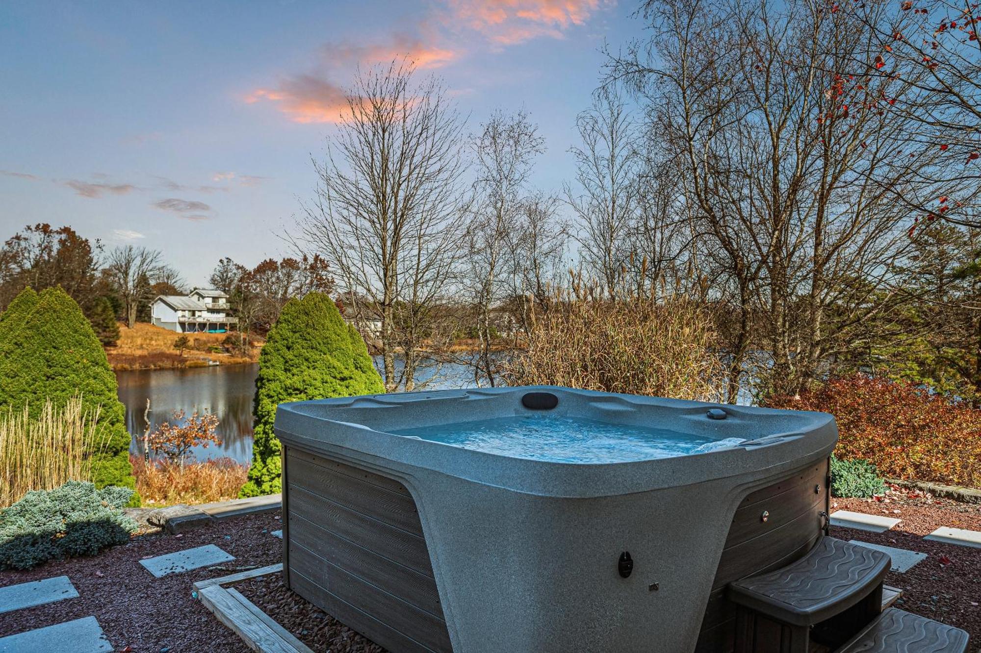 Lakers Pointe By Avantstay Lakefront Private Peninsula Hot Tub Game