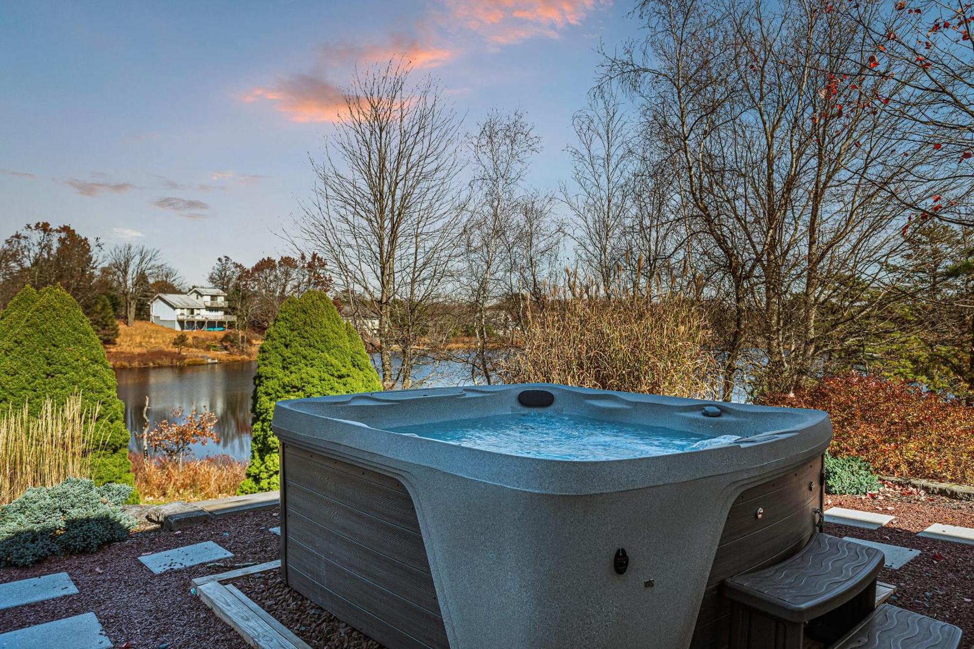 Lakers Pointe By Avantstay Lakefront Private Peninsula Hot Tub Game Holiday home